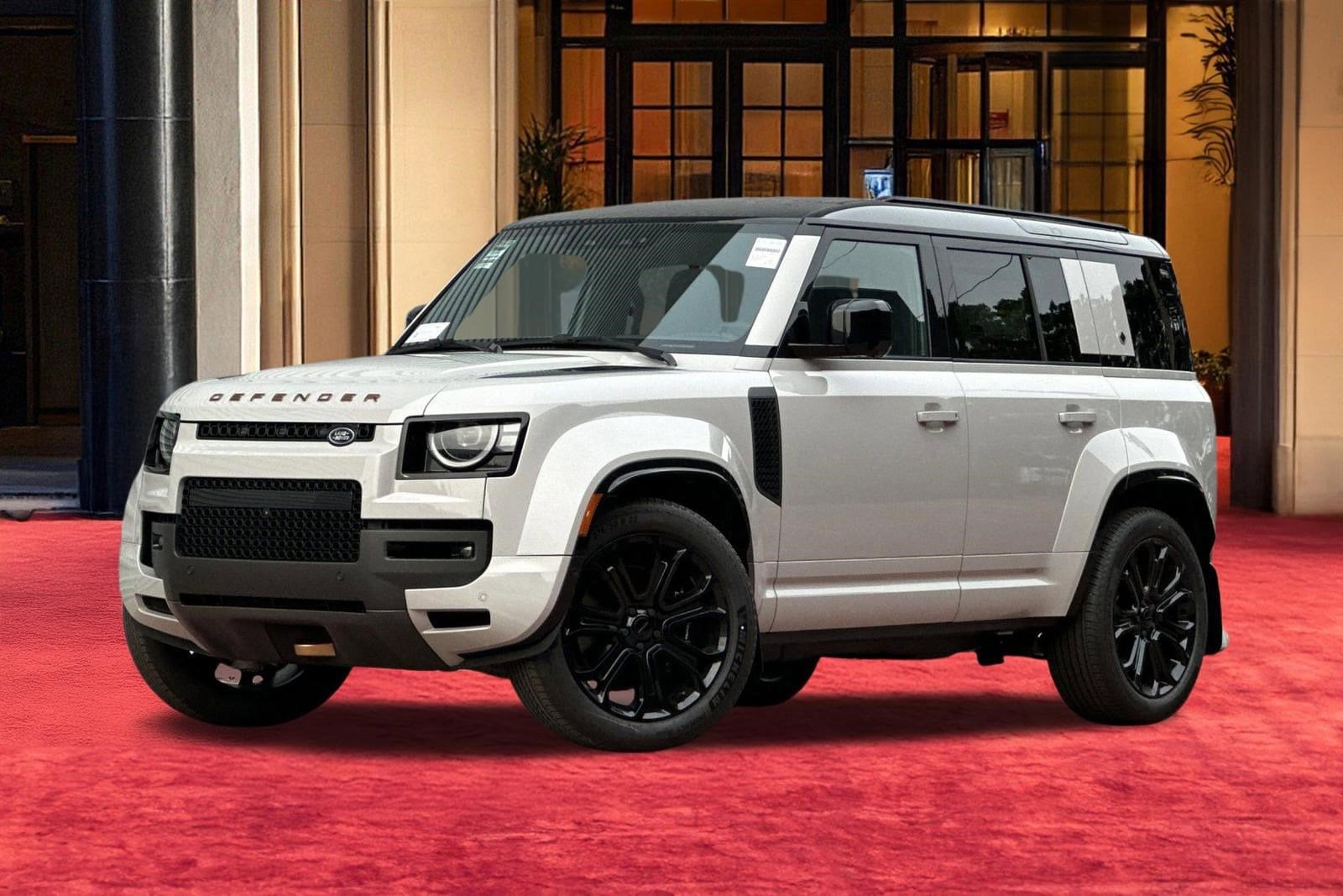 2026 Land Rover Defender 110 OCTA P635's photo