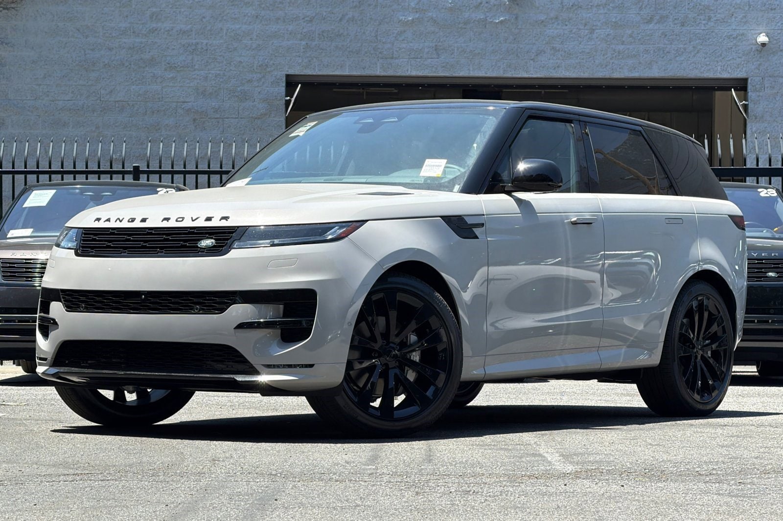 2026 Land Rover Range Rover Sport P400 MHEV Dynamic SE's photo