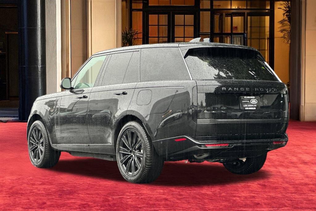 New 2026 Land Rover Range Rover P550e SE SUV