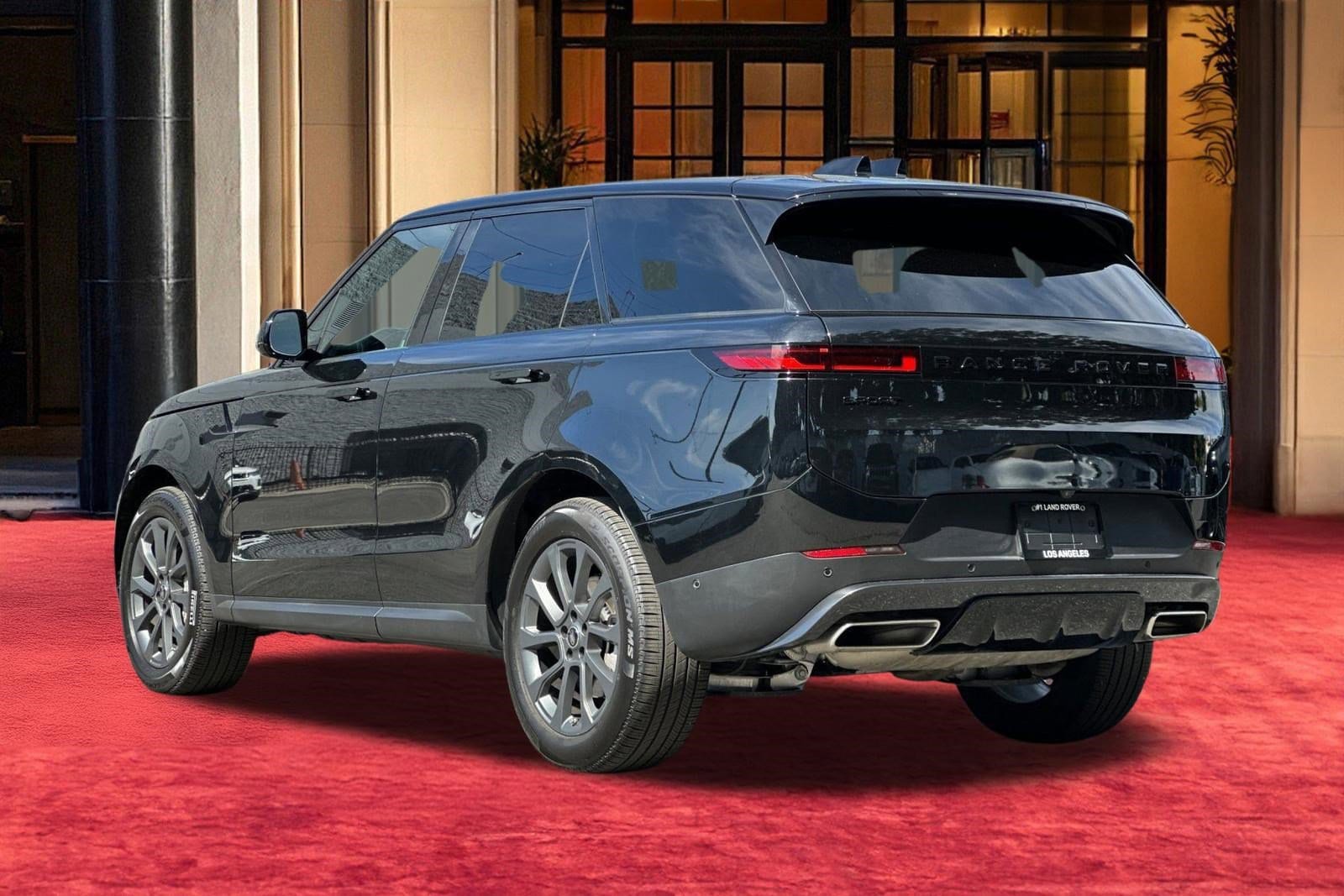 2025 Land Rover Range Rover Sport SE photo 2