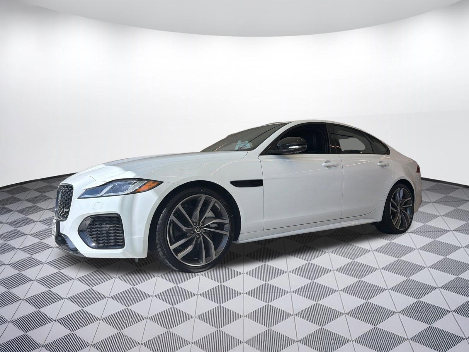 2024 Jaguar XF P300 R-Dynamic SE's photo