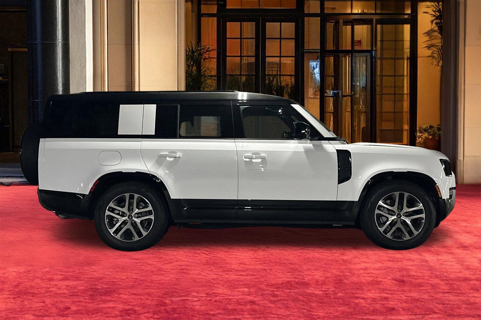 2025 Land Rover Defender X-Dynamic SE - Photo 7