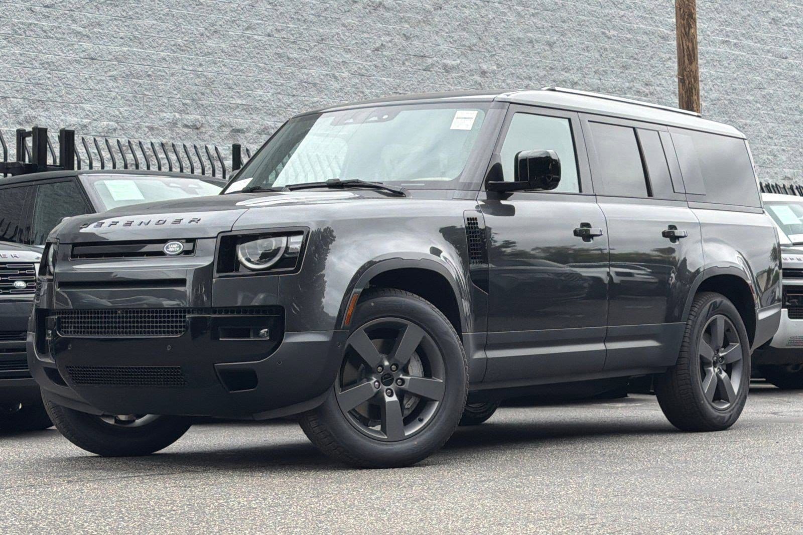 2026 Land Rover Defender 130 S P300's photo