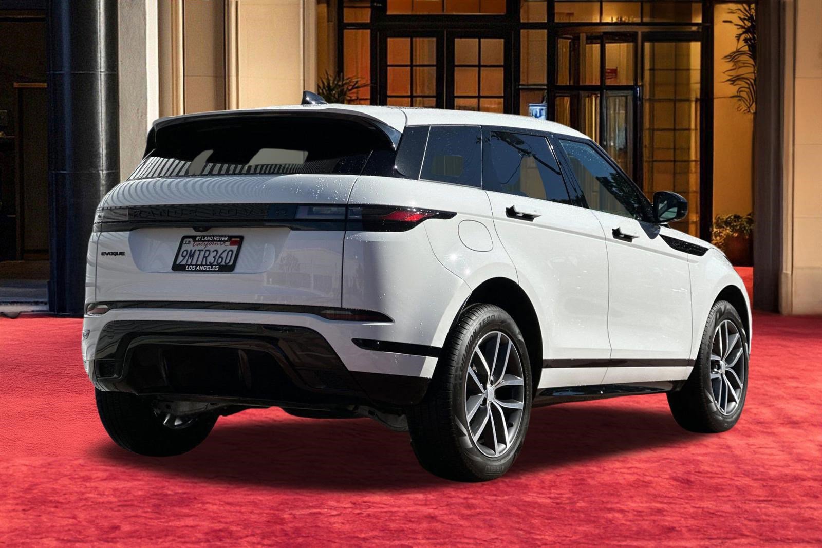 2024 Land Rover Range Rover Evoque Dynamic SE photo 3