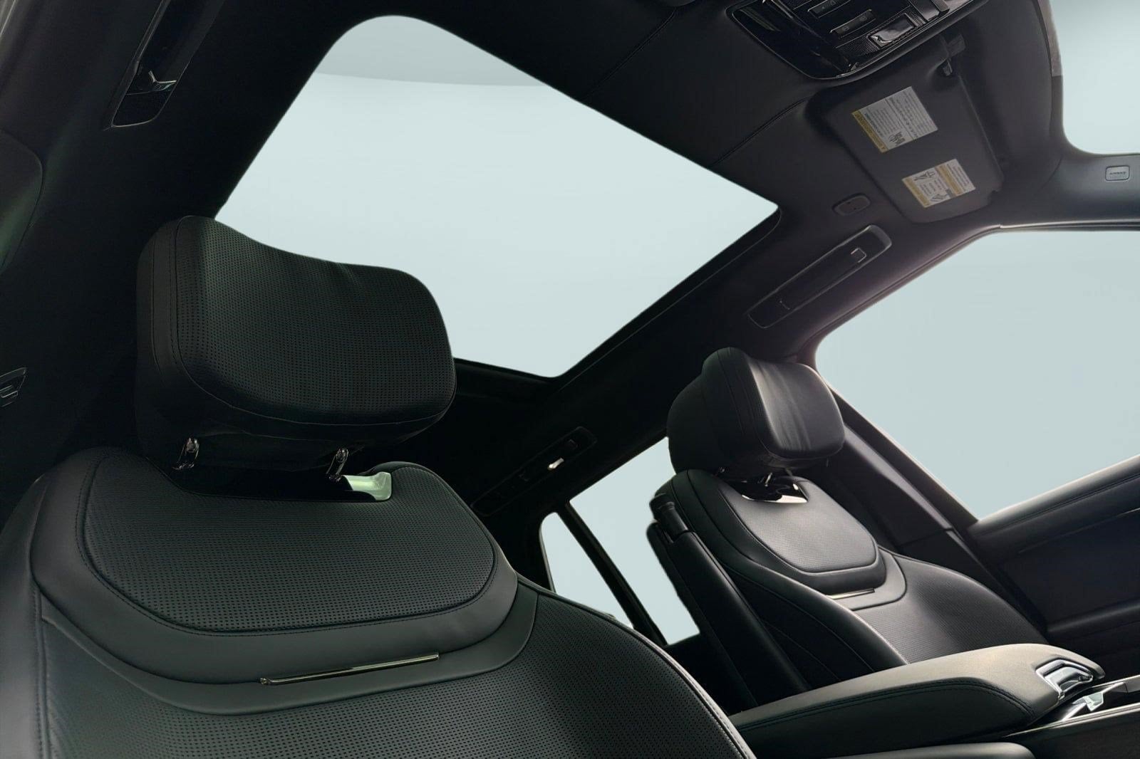 2026 Land Rover Range Rover SV - Photo 24
