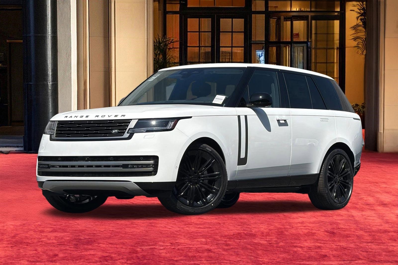 2026 Land Rover Range Rover 3.0 SE SWB's photo