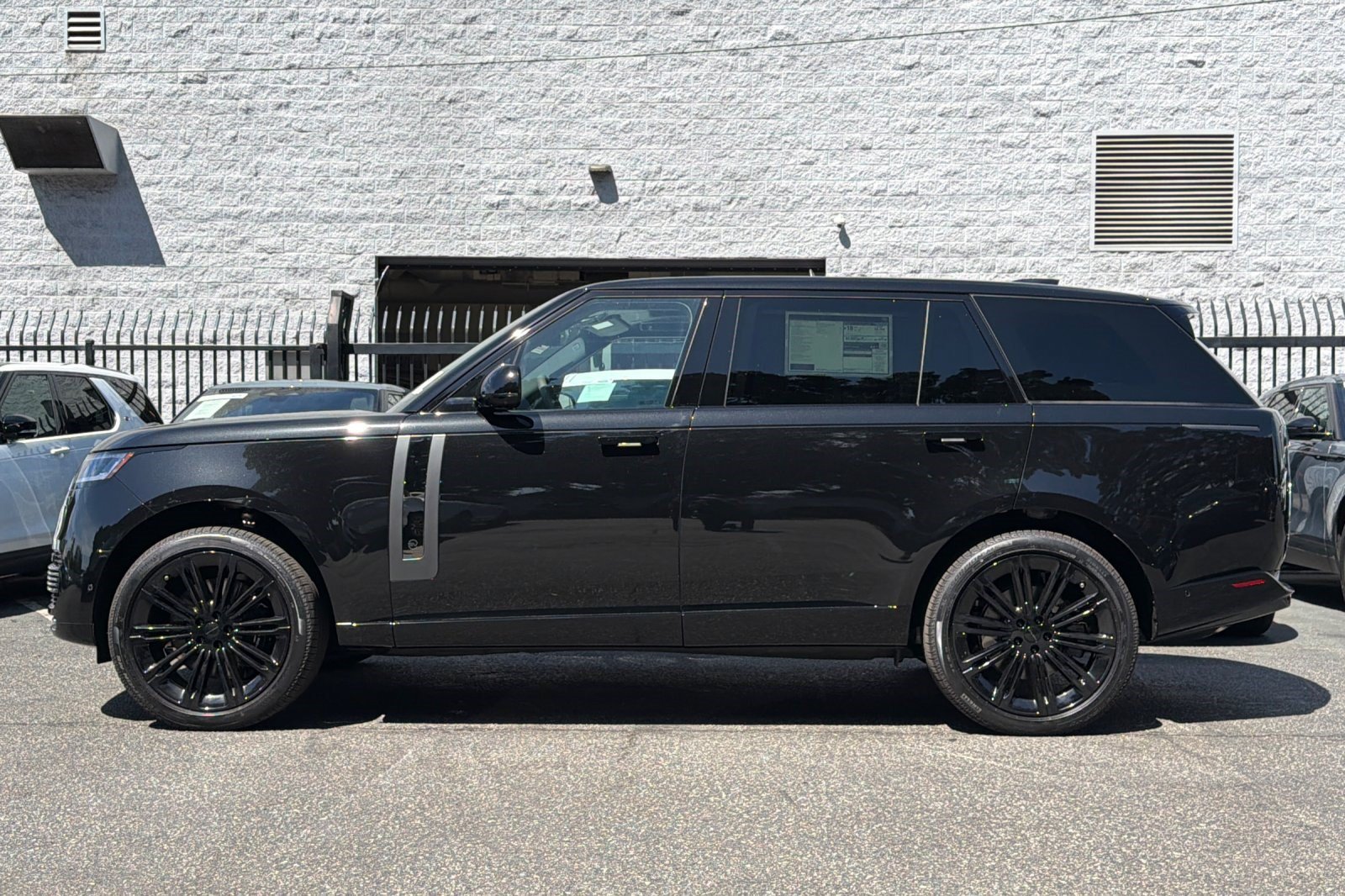 2026 Land Rover Range Rover SV Signature Suite SUV