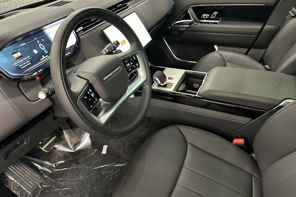 New 2026 Land Rover Range Rover P550e SE SUV