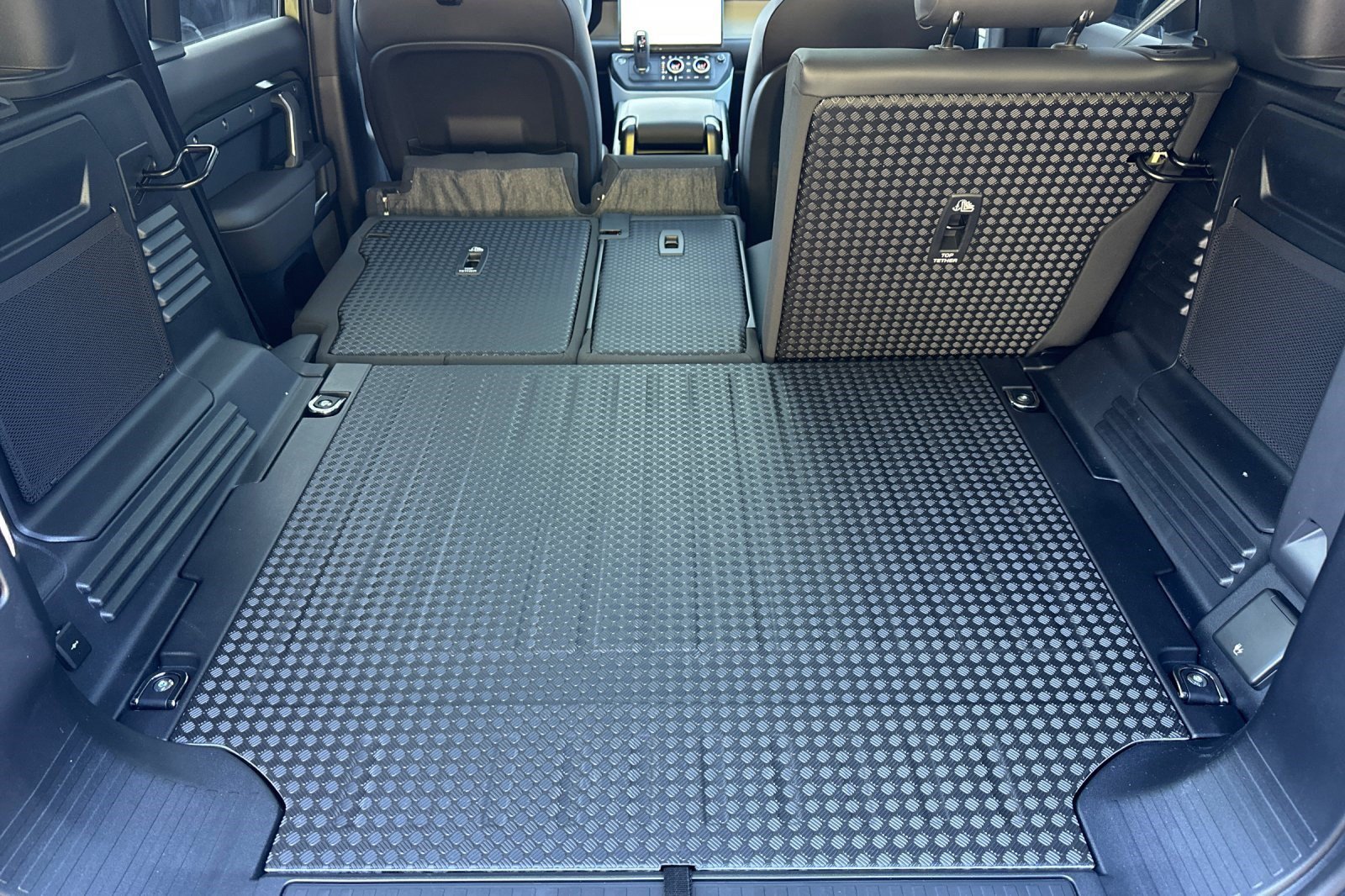 2026 Land Rover Defender X-Dynamic SE - Photo 25