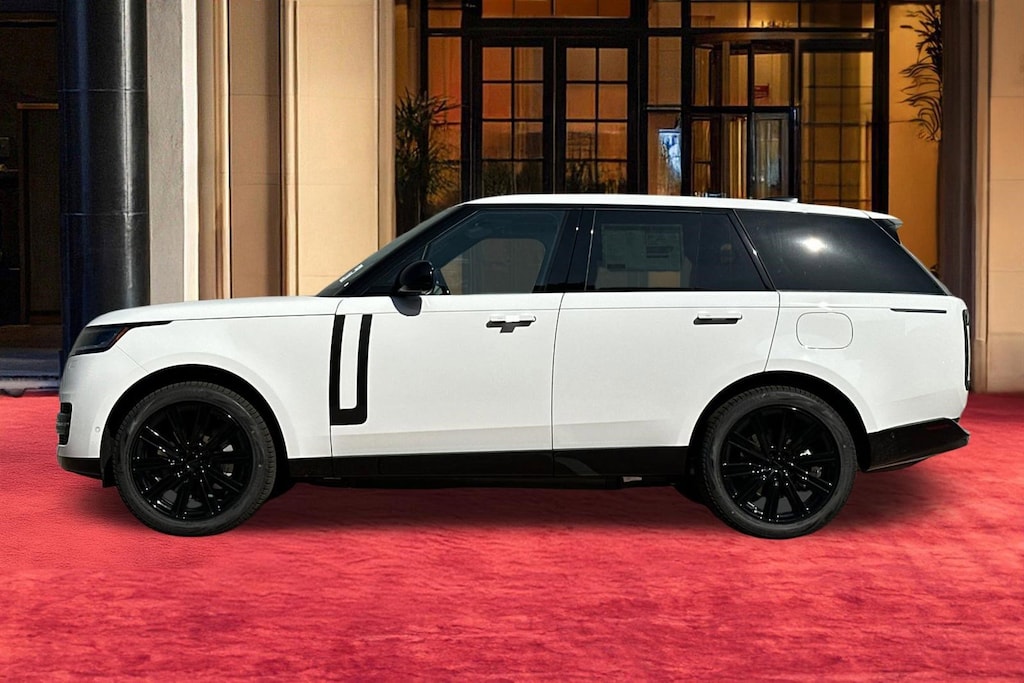 New 2026 Land Rover Range Rover P550e SE SUV