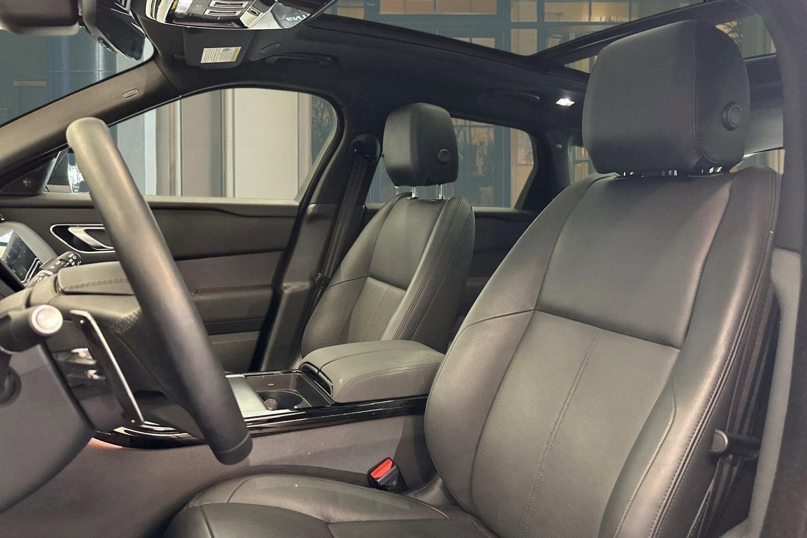 2026 Land Rover Range Rover Velar S photo 4