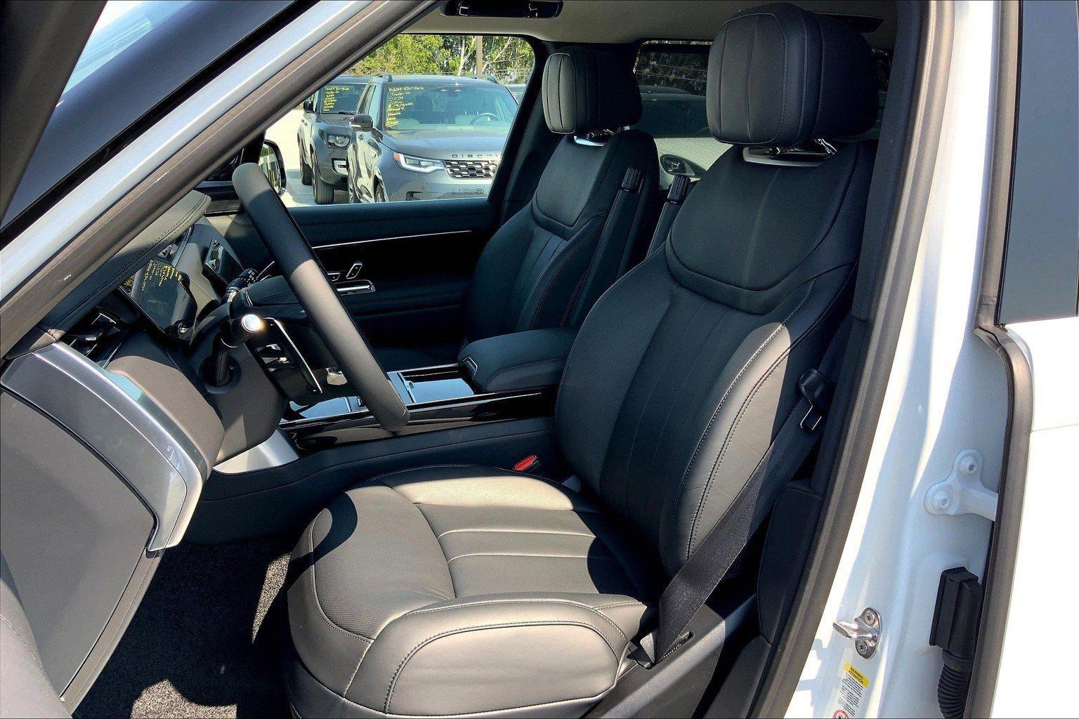 2025 Land Rover Range Rover SE - Photo 6