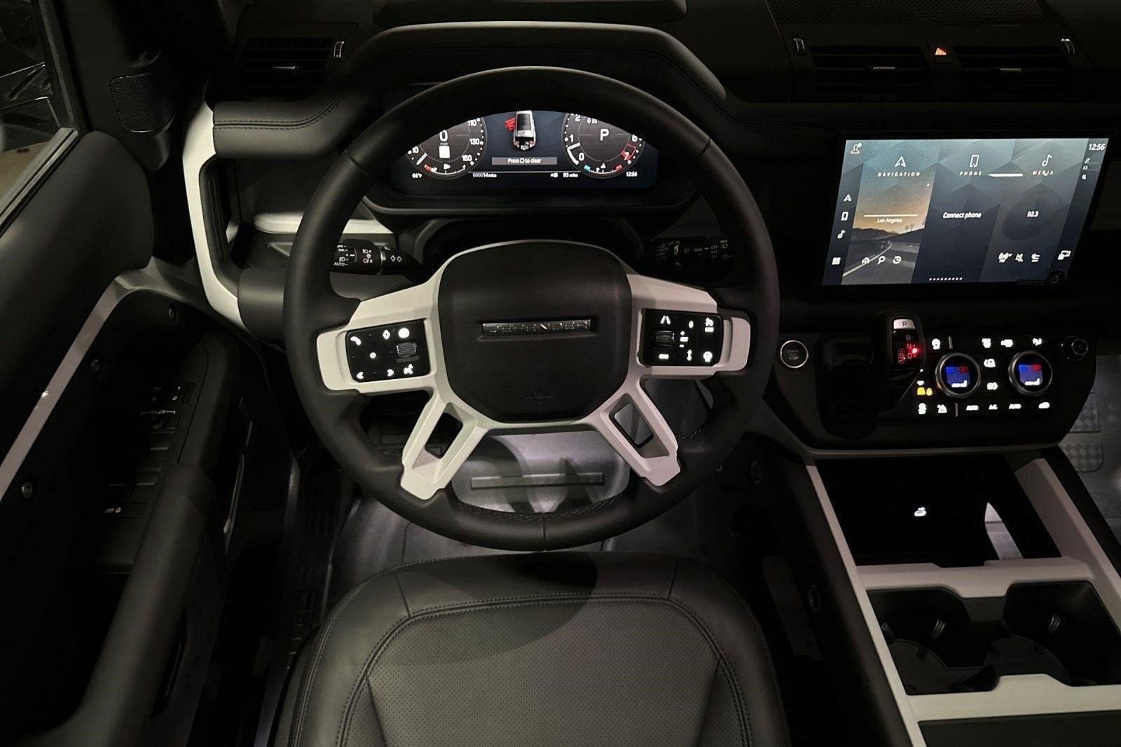 2025 Land Rover Defender X-Dynamic SE - Photo 4