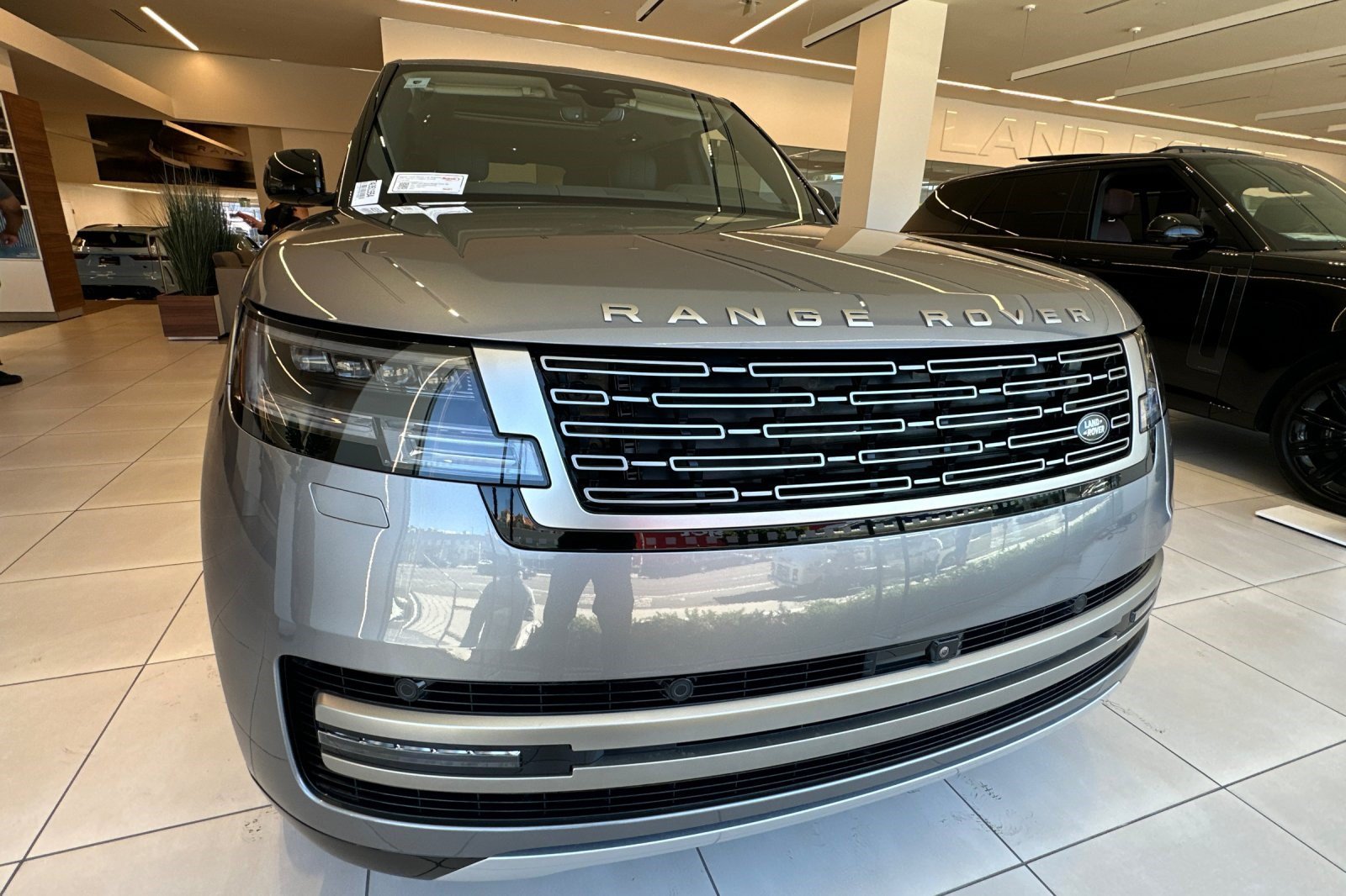 2026 Land Rover Range Rover SE - Photo 6