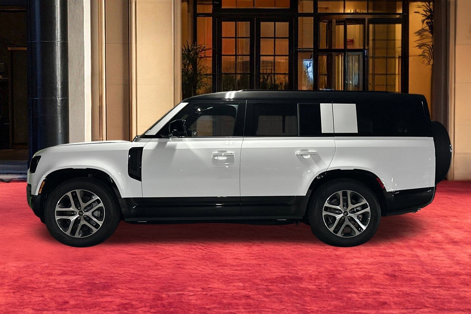 2025 Land Rover Defender X-Dynamic SE - Photo 3