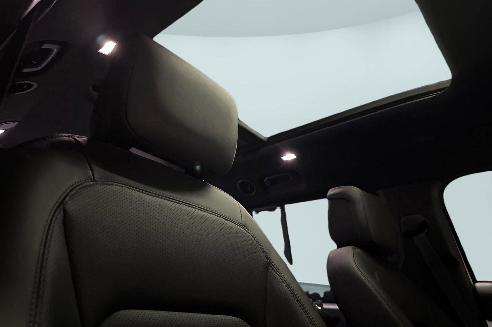 2025 Land Rover Defender X-Dynamic SE - Photo 27