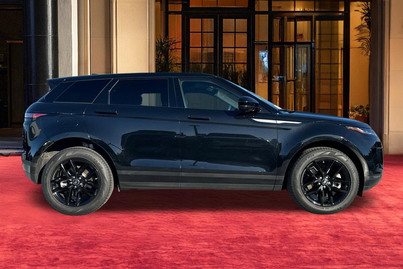 2026 Land Rover Range Rover Evoque Core S photo 6