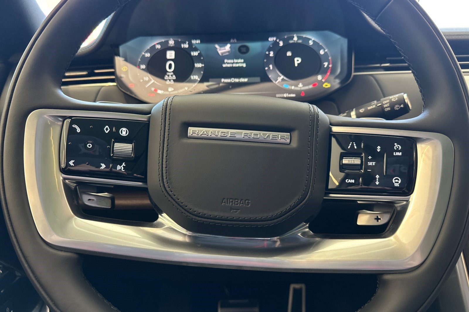 2026 Land Rover Range Rover SE - Photo 11