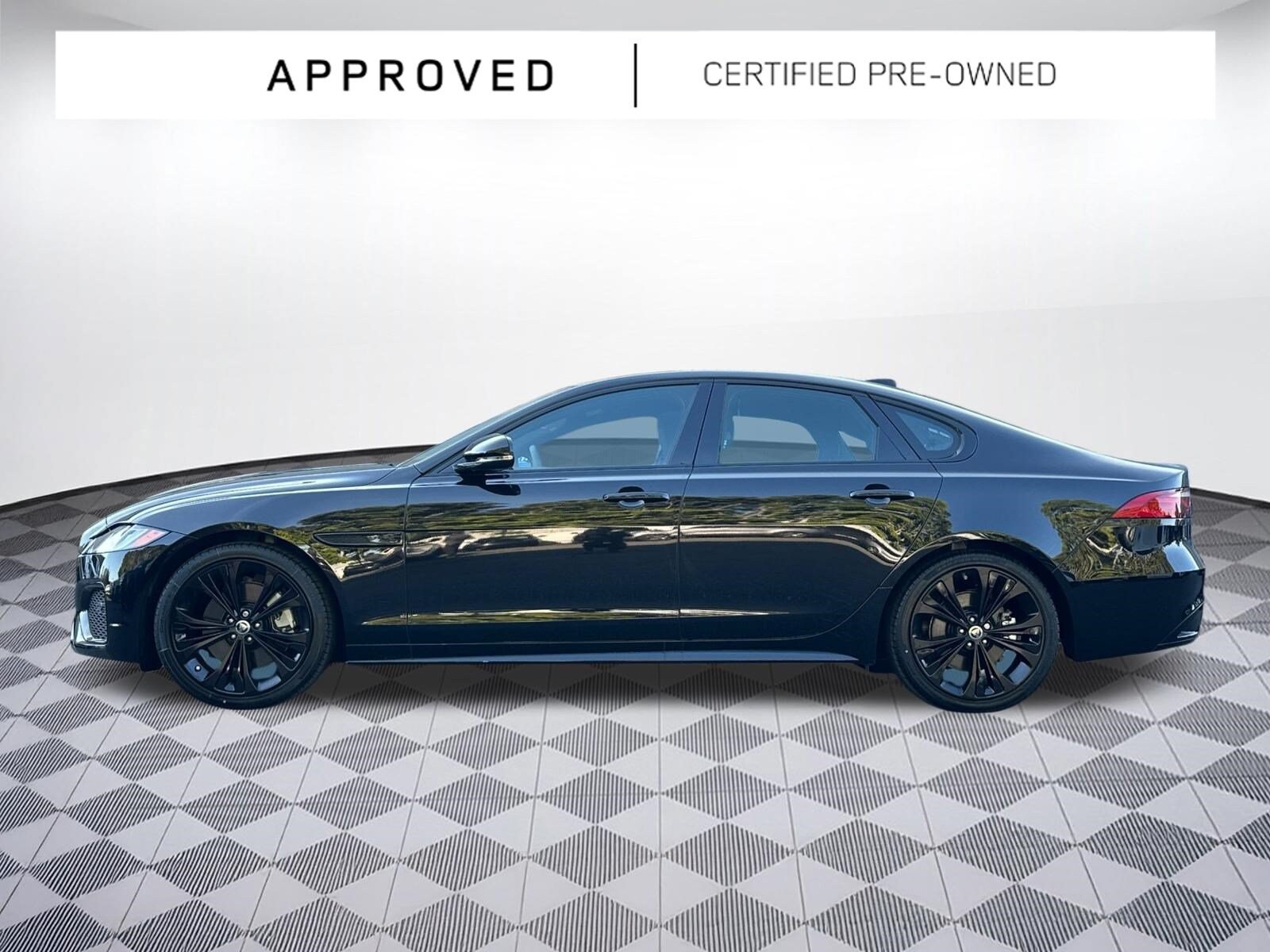 XF R-Dynamic SE Sedan