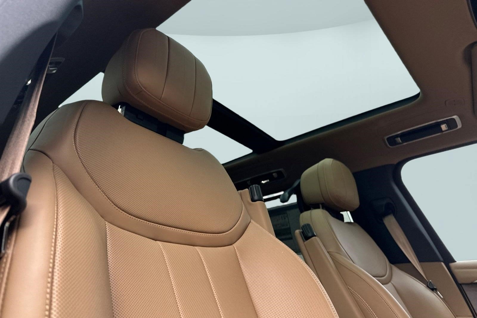 2026 Land Rover Range Rover SE - Photo 23