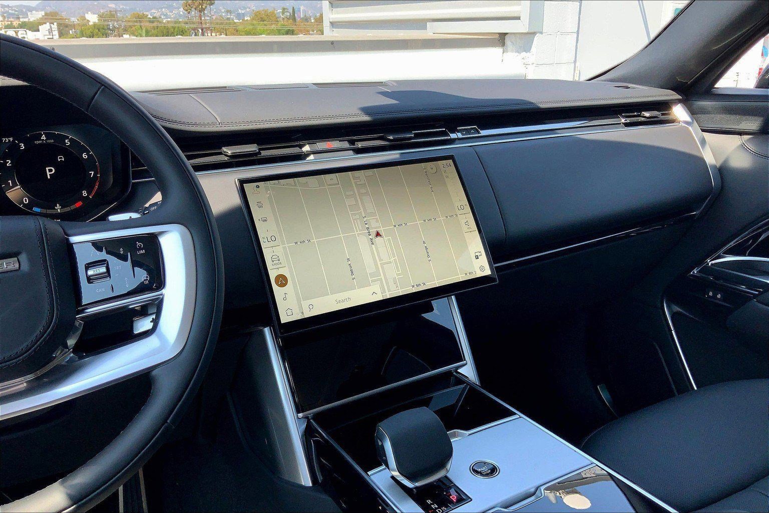2025 Land Rover Range Rover SE - Photo 12