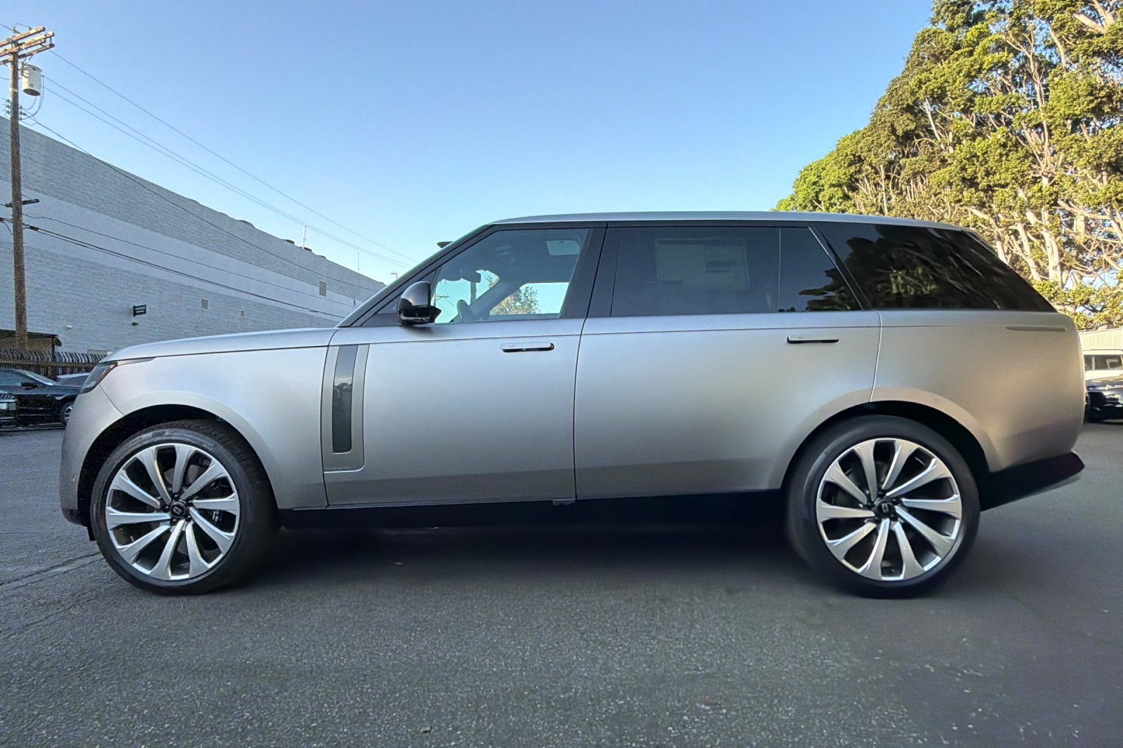 2027 Land Rover Range Rover ATB LWB P530 Range Rover ATB LWB P530 SUV
