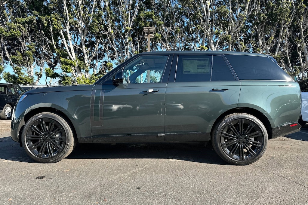 New 2026 Land Rover Range Rover P400 SE SUV