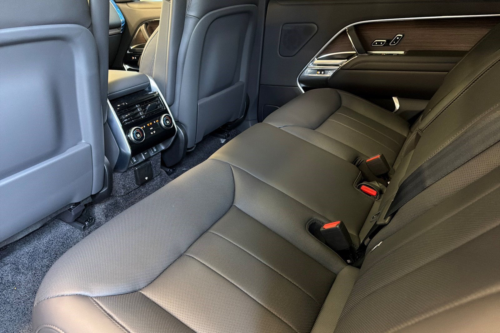 2026 Land Rover Range Rover SE - Photo 22
