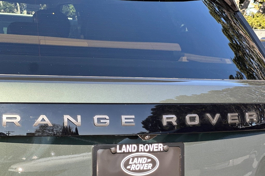 New 2026 Land Rover Range Rover P400 SE SUV