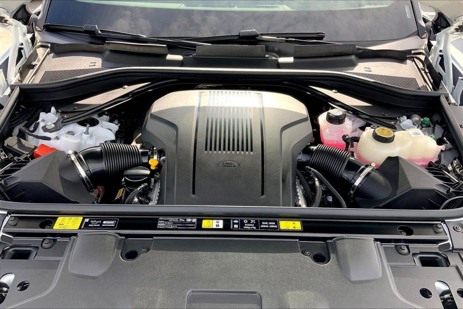 2025 Land Rover Range Rover SE - Photo 13