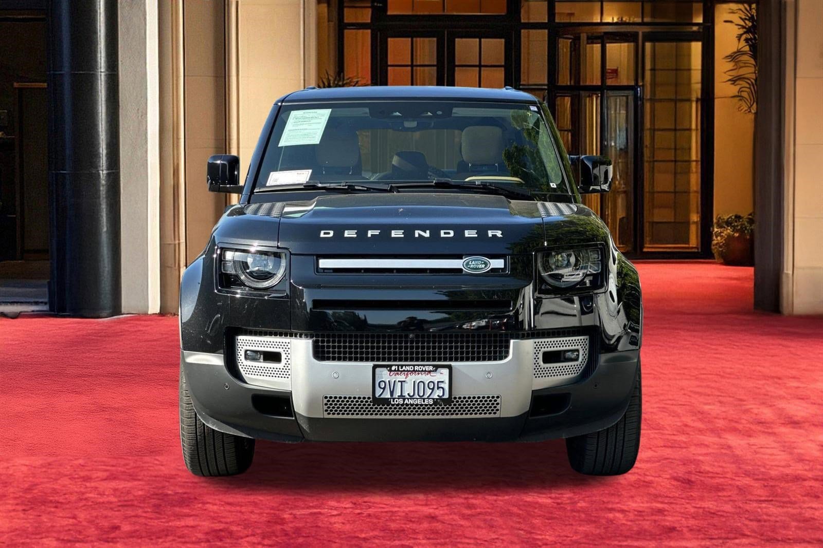 2025 Land Rover Defender 110 S photo 5