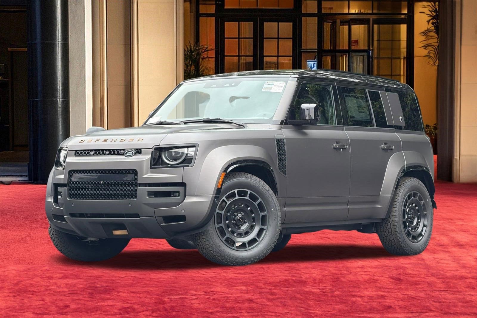 2026 Land Rover Defender 110 OCTA P635's photo