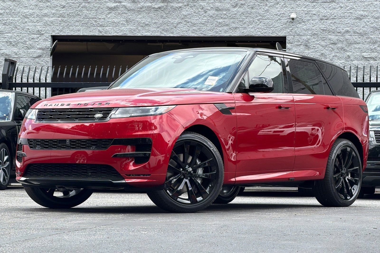 2026 Land Rover Range Rover Sport P400 MHEV Dynamic SE's photo