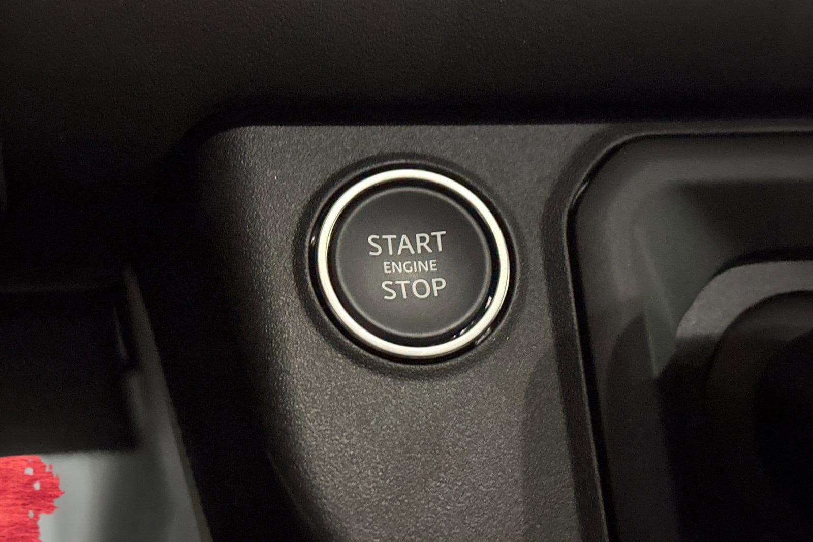 2025 Land Rover Defender X-Dynamic SE - Photo 30