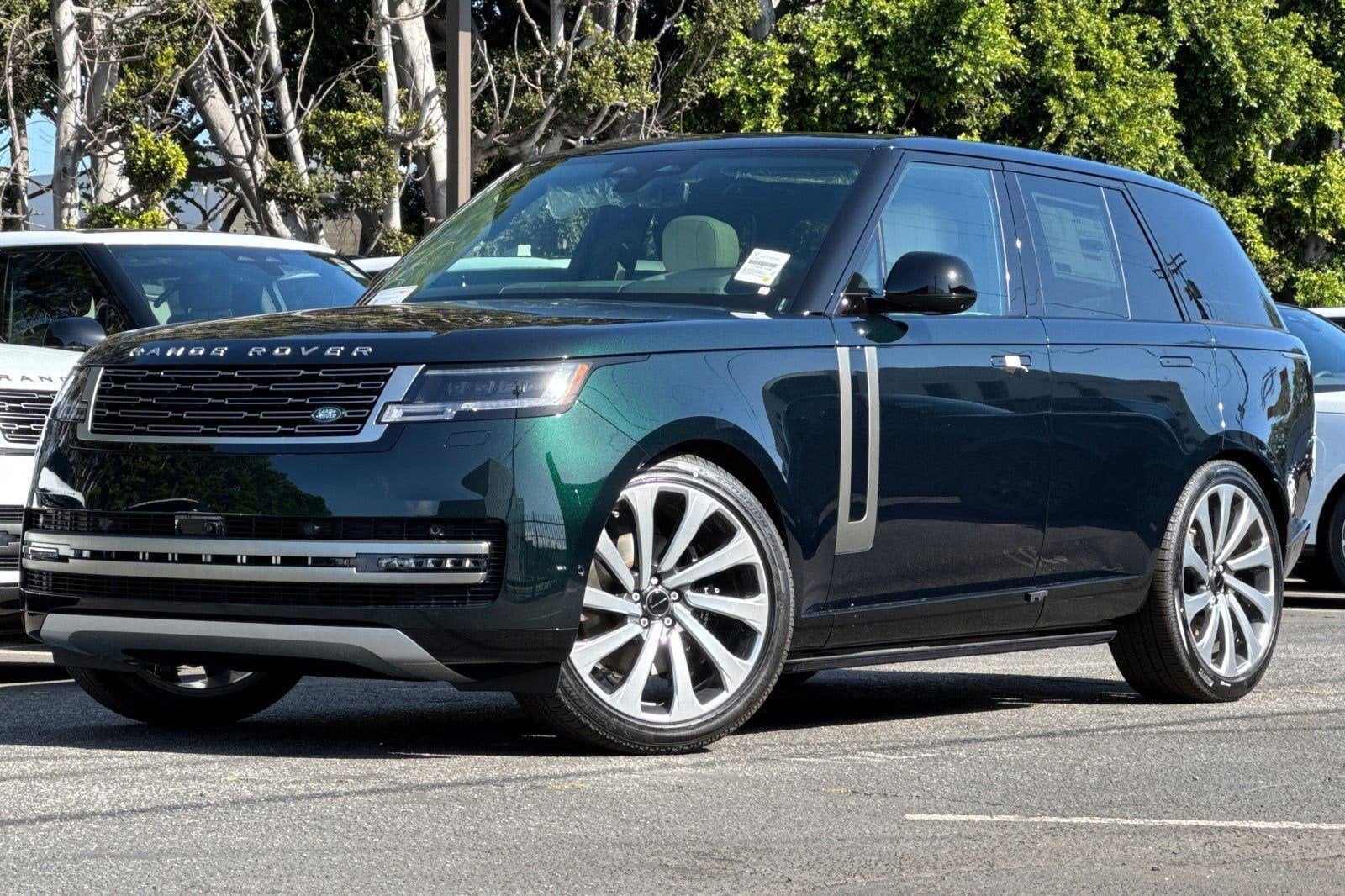 2026 Land Rover Range Rover 3.0 SE SWB's photo