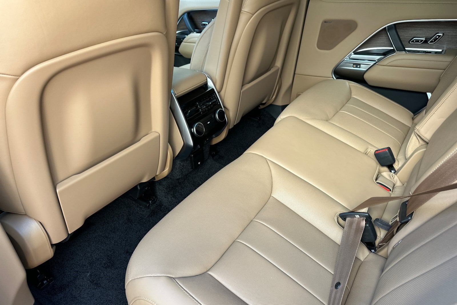2026 Land Rover Range Rover SE - Photo 22