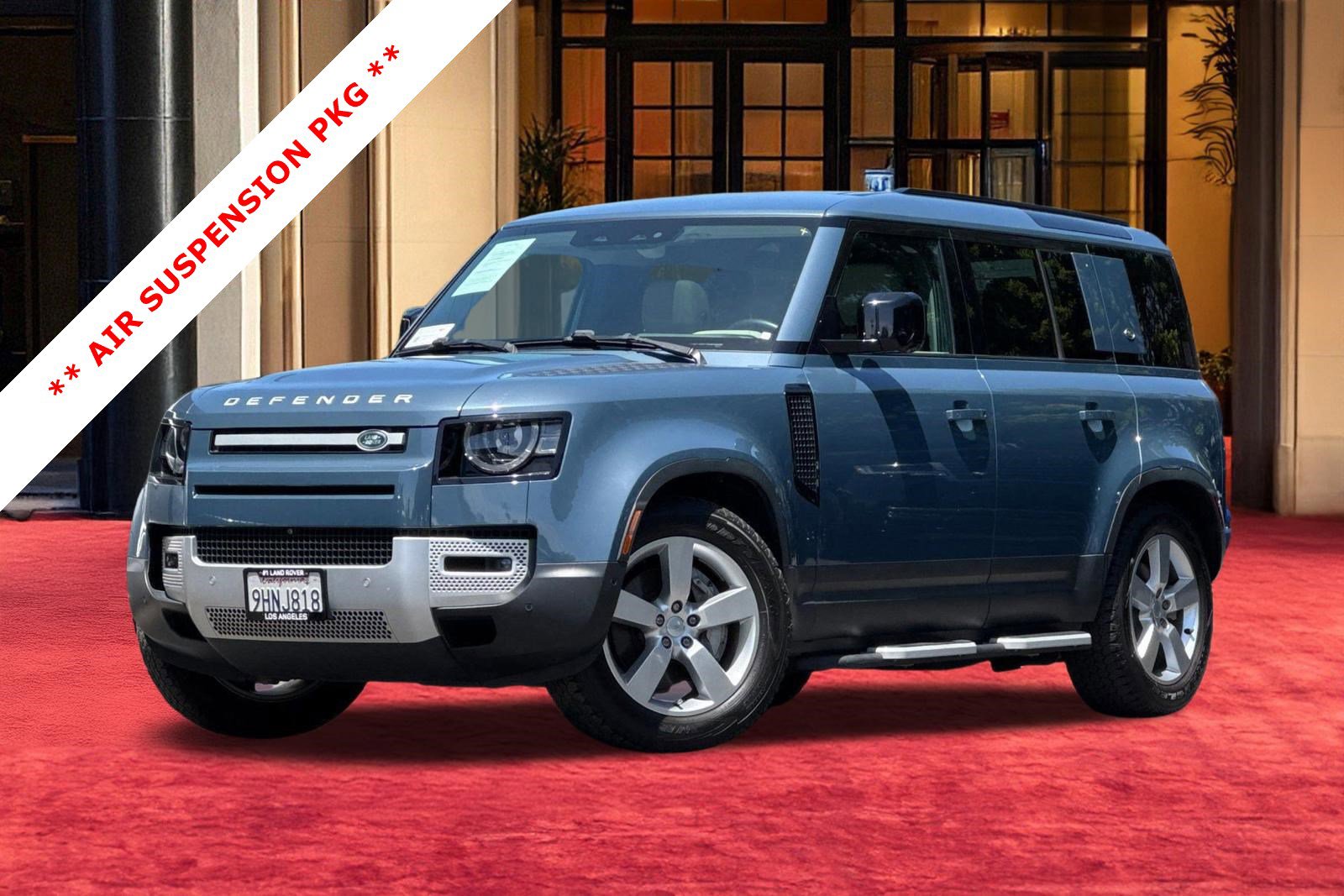 2023 Land Rover Defender SE's photo
