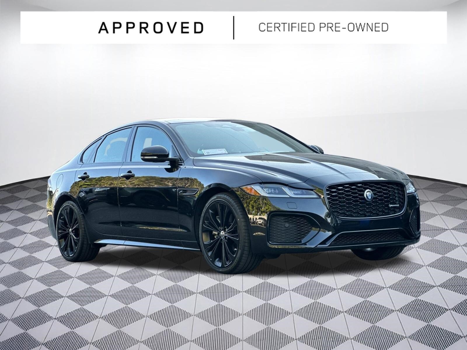 XF R-Dynamic SE Sedan