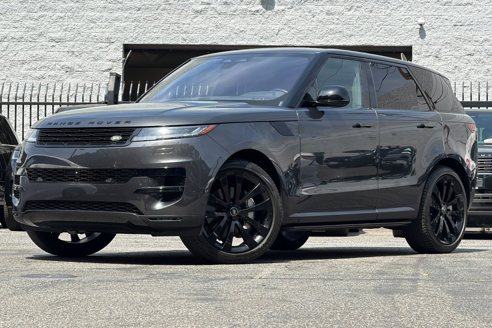 2023 Land Rover Range Rover Sport P360 SE MHEV's photo