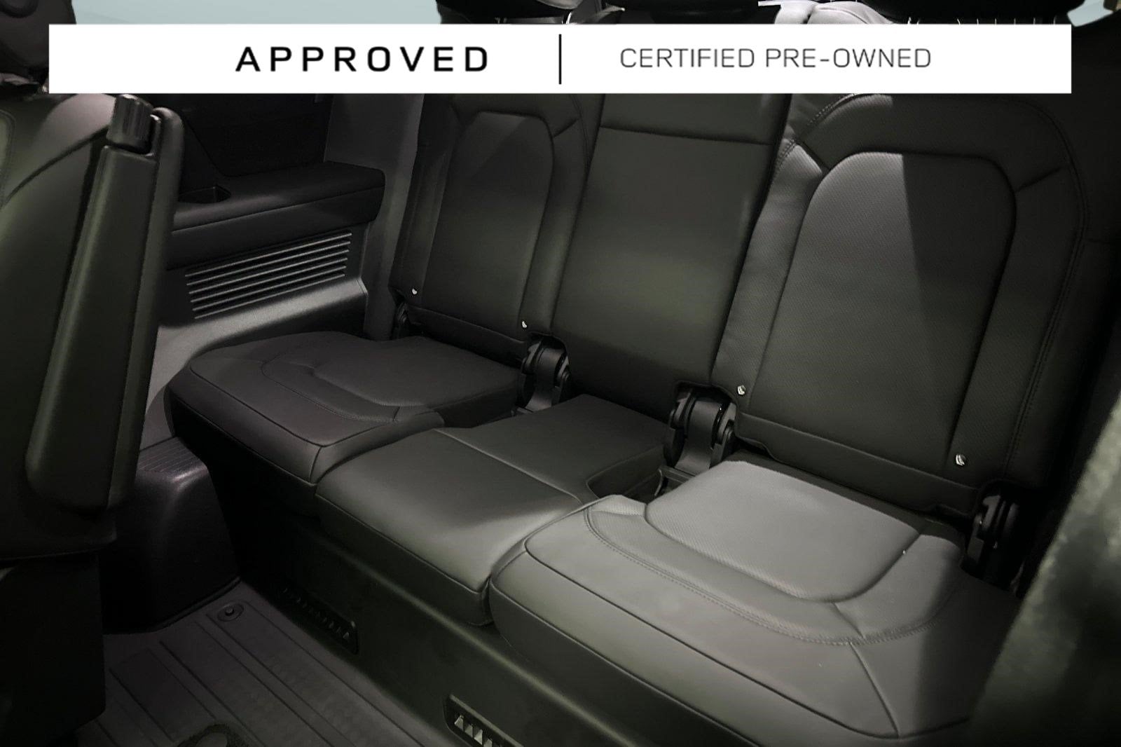 2025 Land Rover Defender X-Dynamic SE - Photo 36