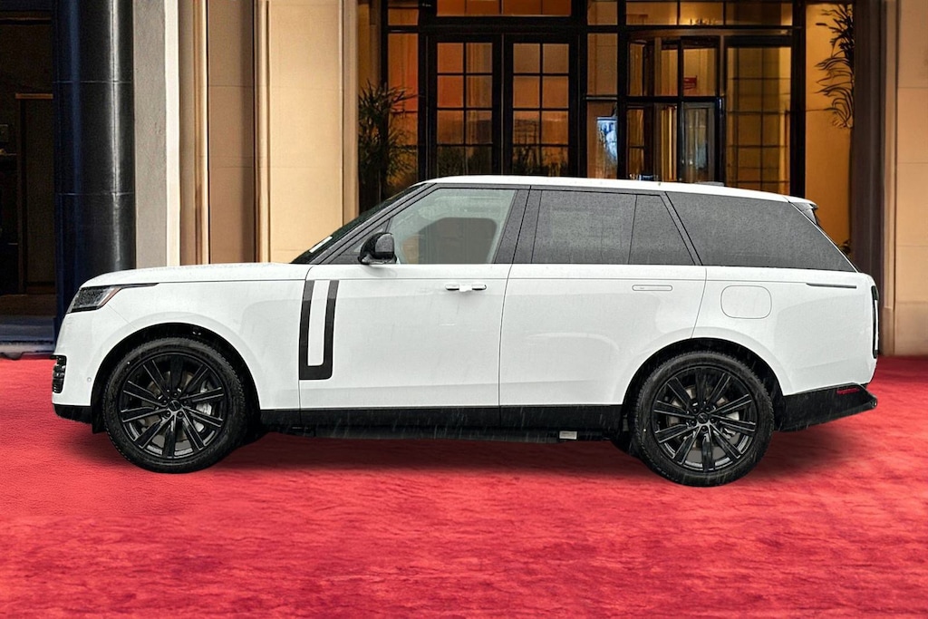 New 2026 Land Rover Range Rover P550e SE SUV