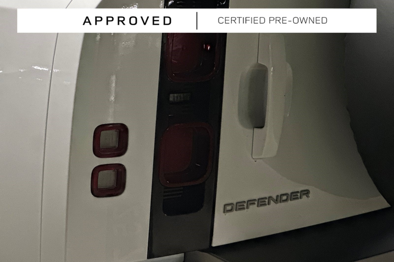 2025 Land Rover Defender X-Dynamic SE - Photo 31