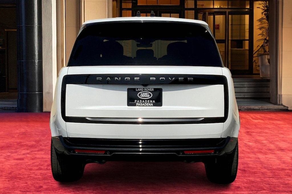 New 2025 Land Rover Range Rover P530 SE 7 Seat SUV