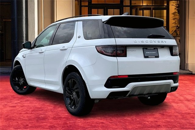 2025 Land Rover Discovery Sport S photo 2