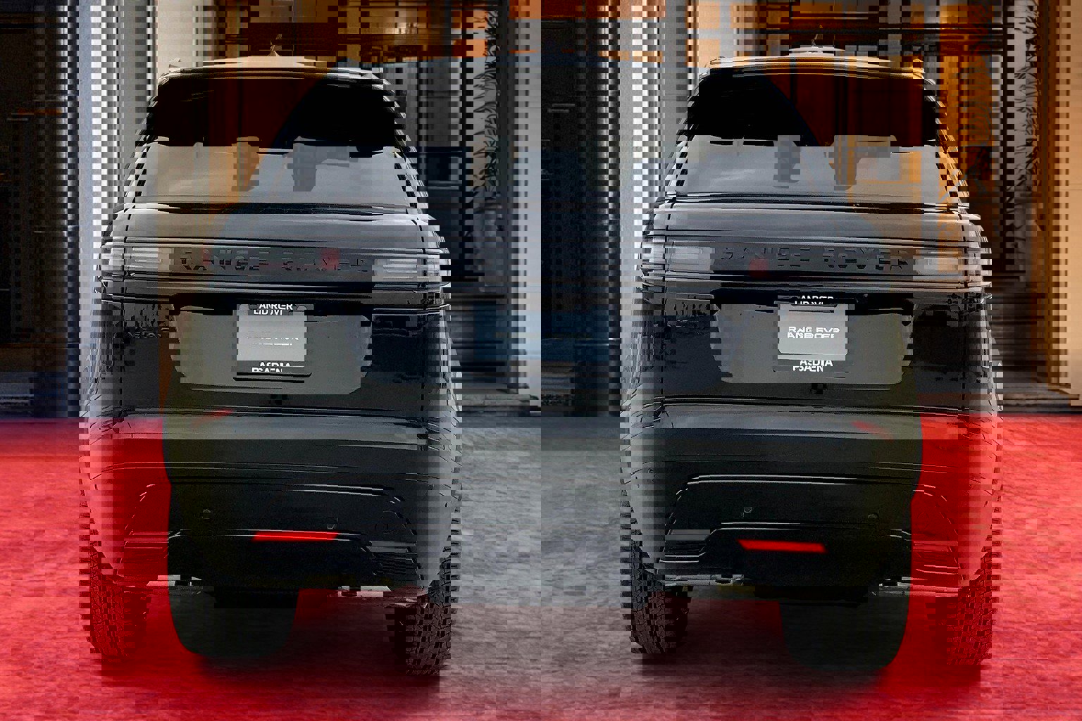 2026 Land Rover Range Rover Velar P250 Dynamic SE photo 4