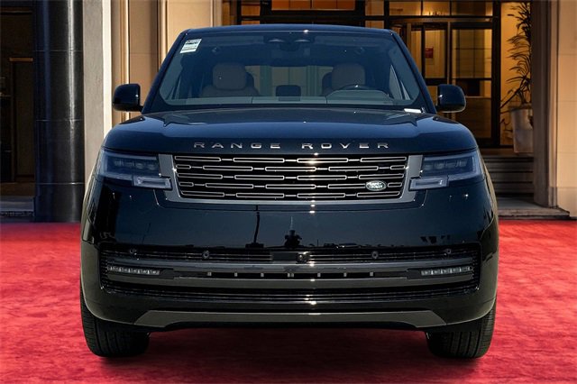 2025 Land Rover Range Rover SE photo 2