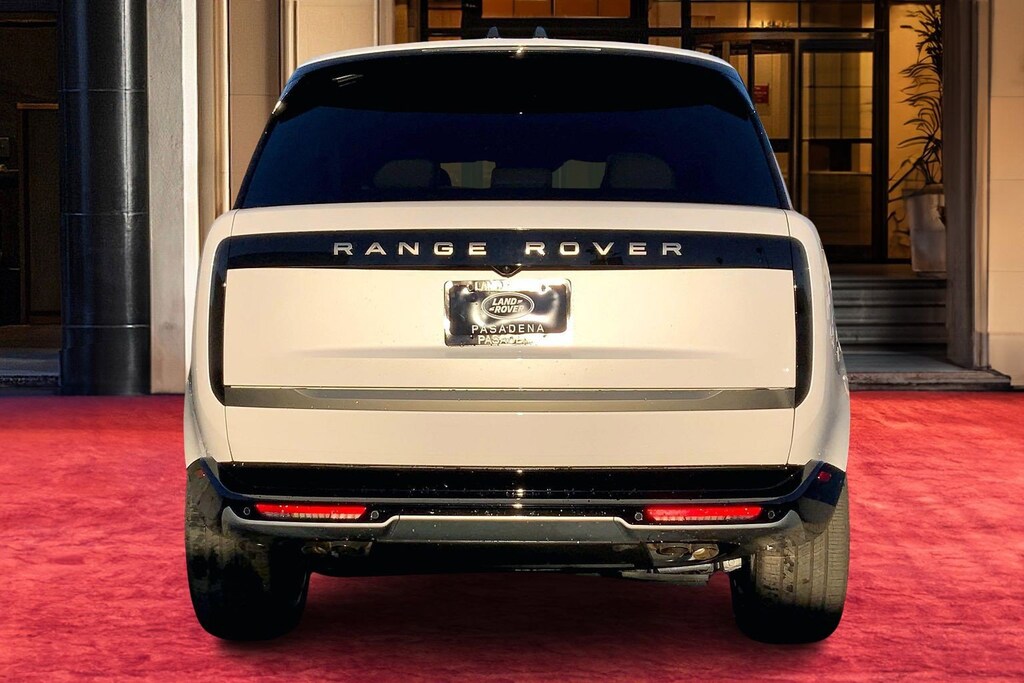 New 2025 Land Rover Range Rover P530 SE 7 Seat SUV