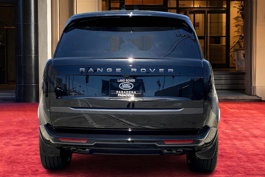 New 2025 Land Rover Range Rover P530 SE SUV