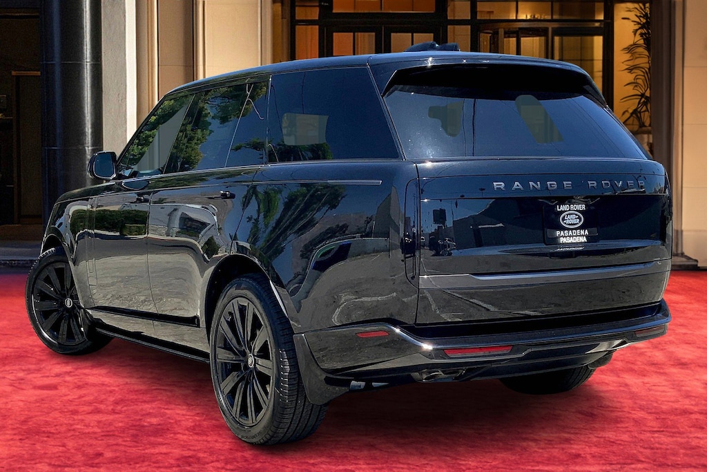 New 2025 Land Rover Range Rover P530 SE SUV