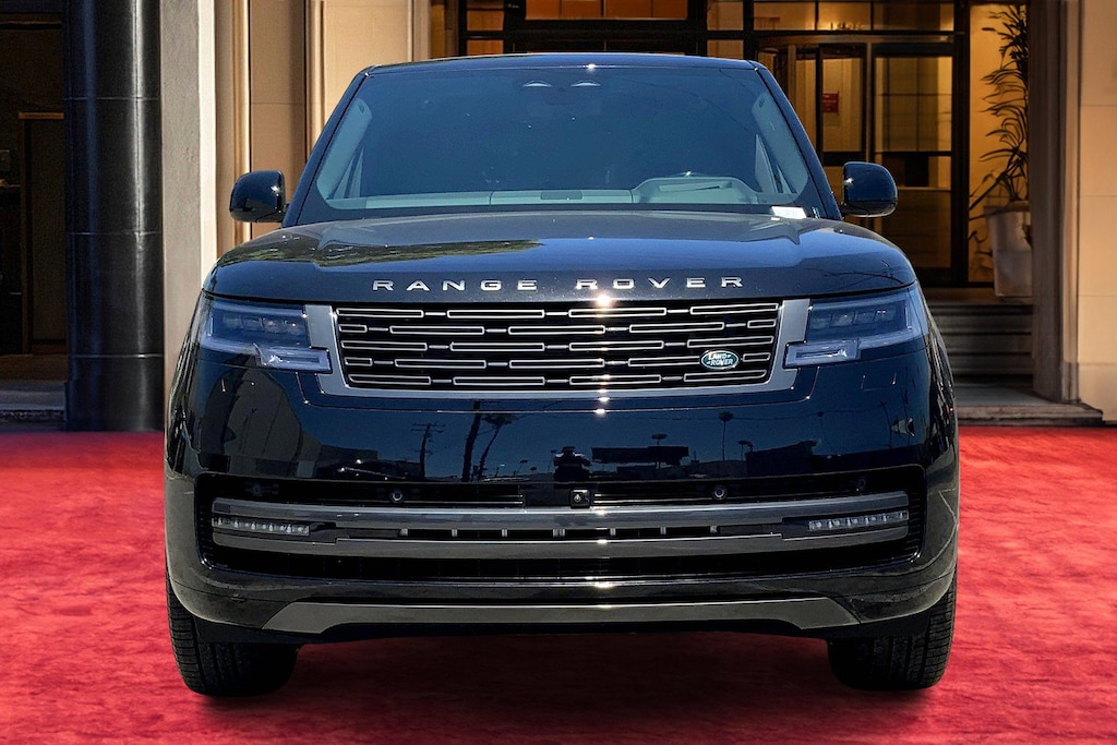 New 2025 Land Rover Range Rover P530 SE SUV